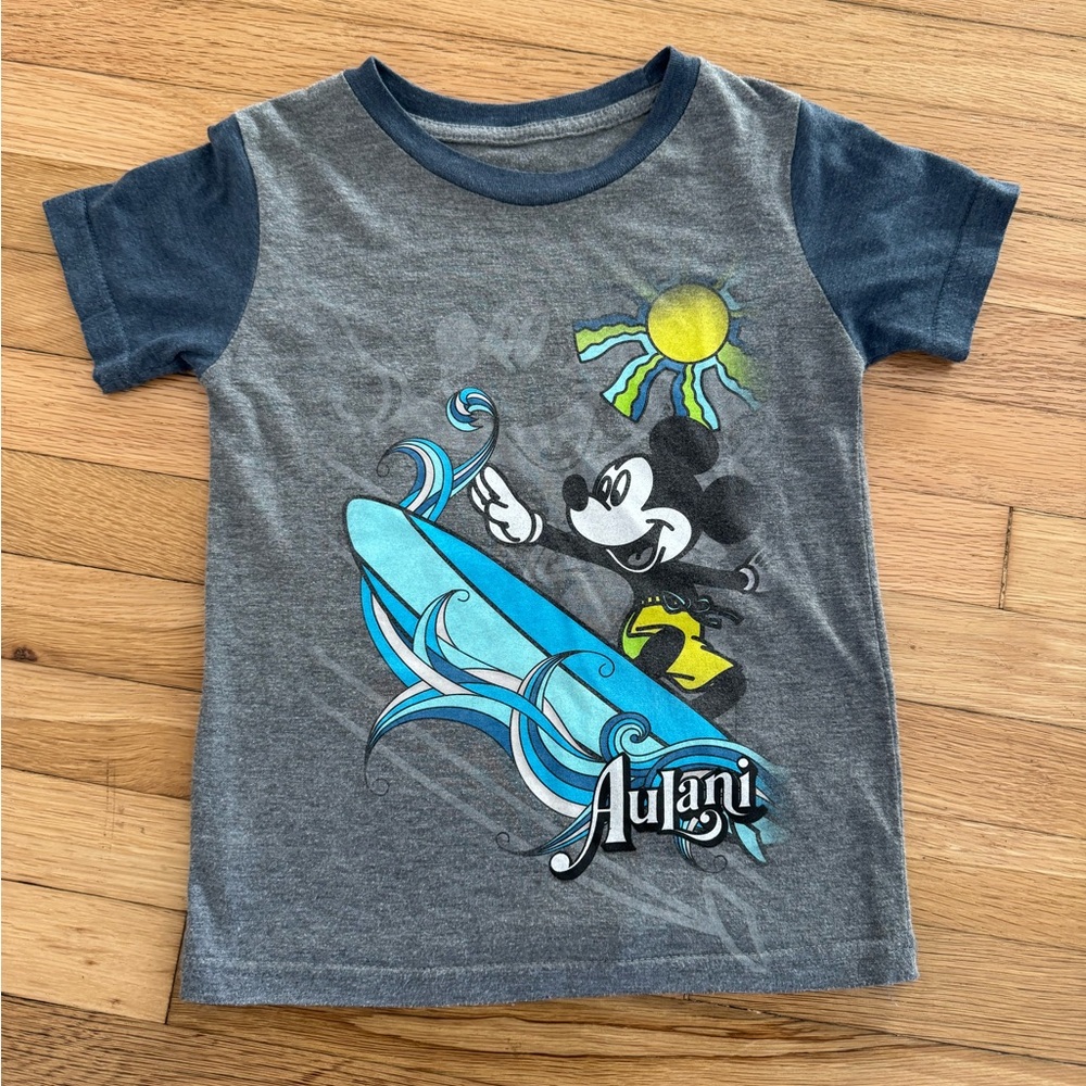Aulani A Disney Resort & Spa Youth Boys Size S Gray Surfing Mickey Mouse Shirt